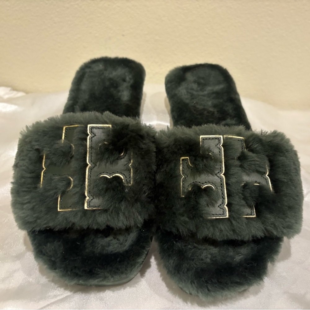 Tory Burch NEW Women's Sheep Skin Fuzzy Slide-On Sandals in Dark Green size 7